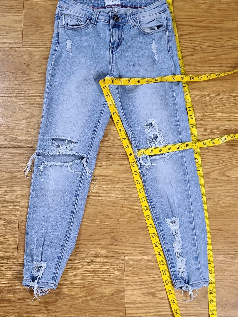 GOGO Distressed girls, Women’s Destroyed Pre-owned Faded Jeging Jeans